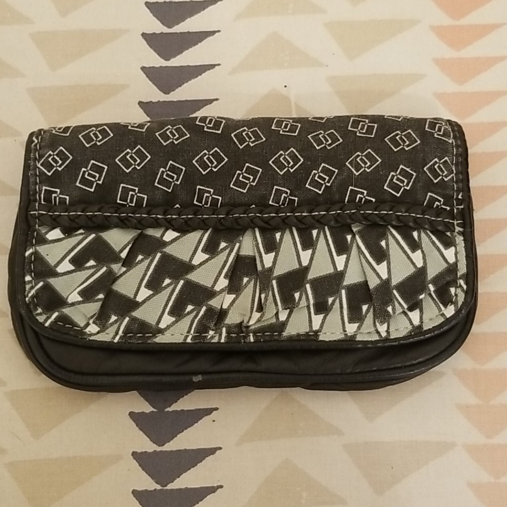 Geometric design clutch
